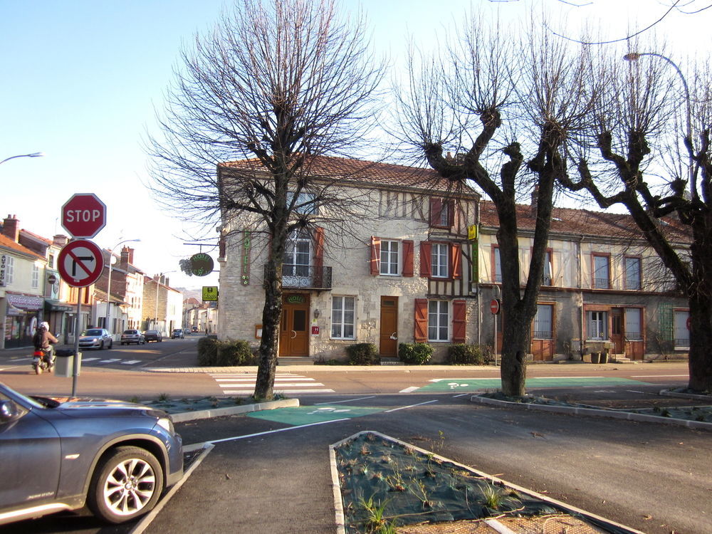 Hotel Logis Le Saint Nicolas Bar-sur-Aube Exterior foto